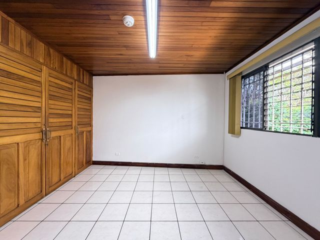 AMPLIA CASA EN VENTA EN ROHRMOSER CON USO DE SUELO MIXTO — photo 3 of 19