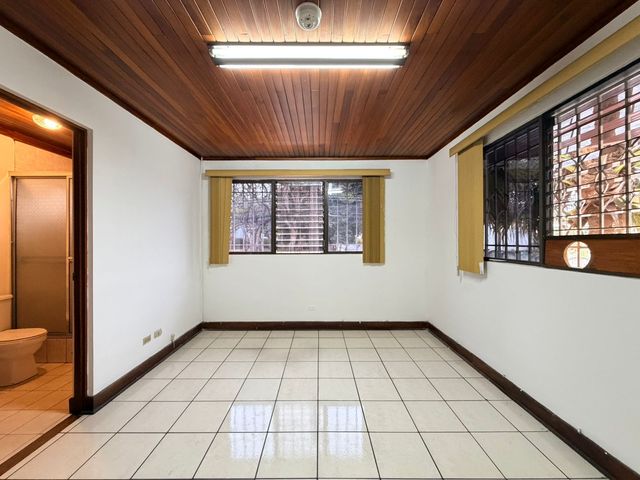 AMPLIA CASA EN VENTA EN ROHRMOSER CON USO DE SUELO MIXTO — photo 6 of 19