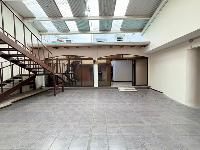 AMPLIA CASA EN VENTA EN ROHRMOSER CON USO DE SUELO MIXTO — photo 13 of 19