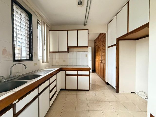 AMPLIA CASA EN VENTA EN ROHRMOSER CON USO DE SUELO MIXTO — photo 12 of 19