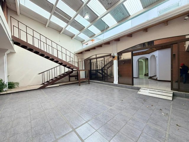AMPLIA CASA EN VENTA EN ROHRMOSER CON USO DE SUELO MIXTO — photo 10 of 19