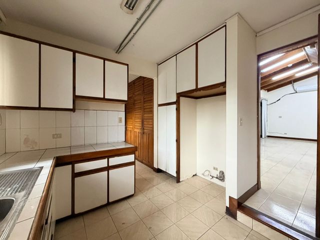 AMPLIA CASA EN VENTA EN ROHRMOSER CON USO DE SUELO MIXTO — photo 18 of 19