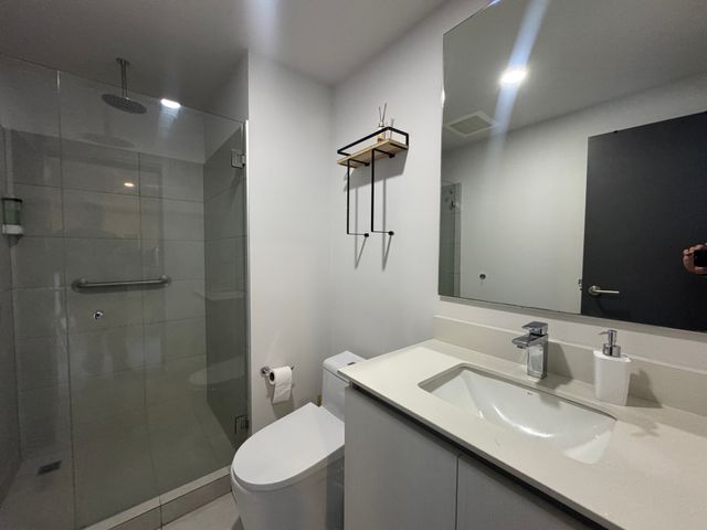 Apartamento amueblado de dos dormitorios y parqueo en Secret Sabana — photo 7 of 15