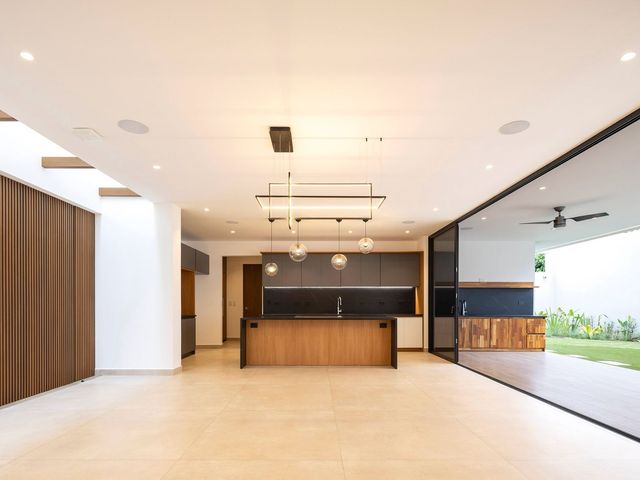 Hermosa casa en venta en Laureles de Escazu — photo 11 of 14