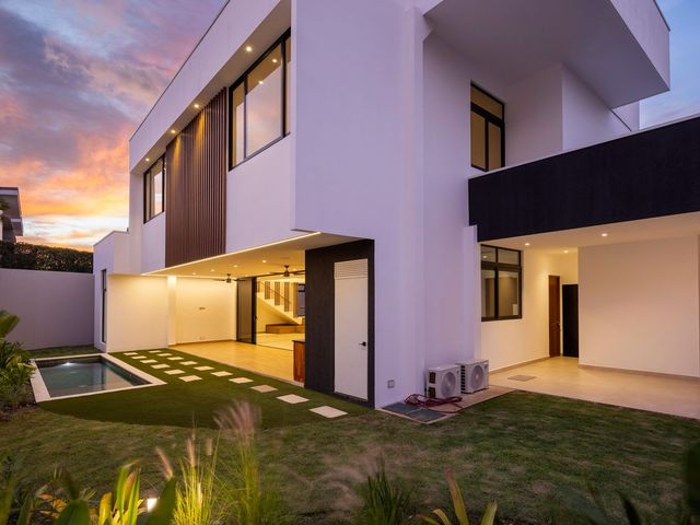 Hermosa casa en venta en Laureles de Escazu — photo 8 of 14