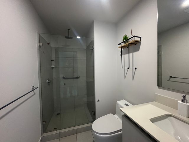 Apartamento con parqueo piso 24 en Secret Sabana — photo 6 of 13