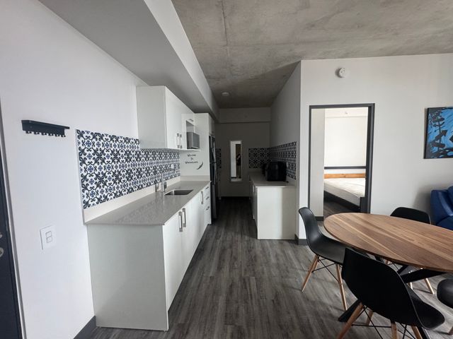 Apartamento con parqueo piso 24 en Secret Sabana — photo 8 of 13