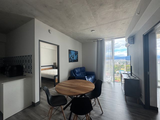 Apartamento con parqueo piso 24 en Secret Sabana — photo 11 of 13