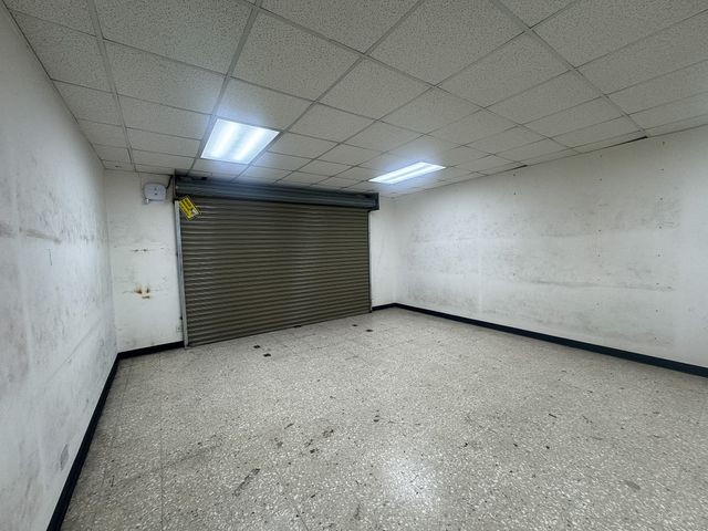 LOCAL COMERCIAL DE DOS PISOS CON BALCON EN CALLE 1 SNA JOSE CENTRO — photo 5 of 14
