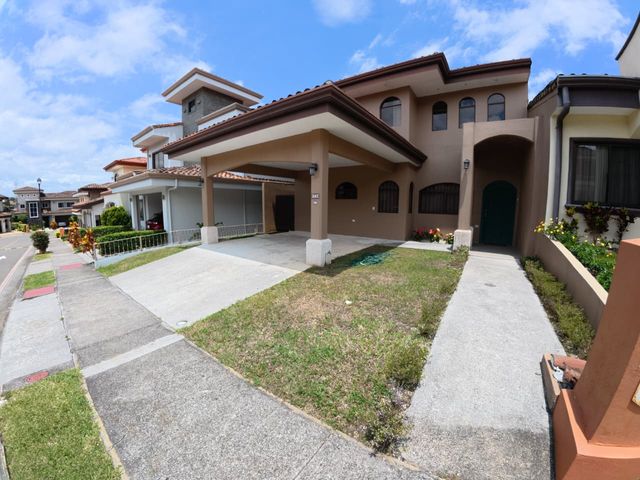 CASA EN VENTA CONDOMINIO VILLANGEL SANTO DOMINGO — photo 1 of 19