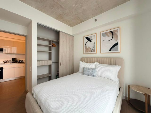 APARTAMENTO DE DOS DORMITORIOS PARQUEO Y AMUEBLADO EN SECRET ESCALANTE — photo 3 of 18