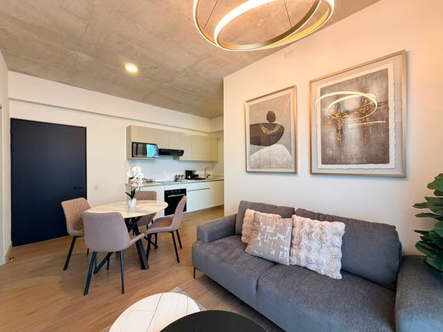 APARTAMENTO DE DOS DORMITORIOS PARQUEO Y AMUEBLADO EN SECRET ESCALANTE — photo 9 of 18