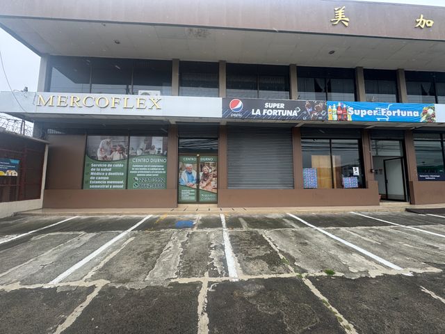 AMPLIO LOCAL EN PAVAS, IDEAL PARA CLINICA — photo 1 of 11