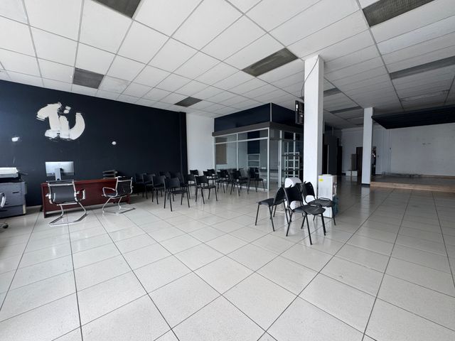 AMPLIO LOCAL EN PAVAS, IDEAL PARA CLINICA — photo 9 of 11