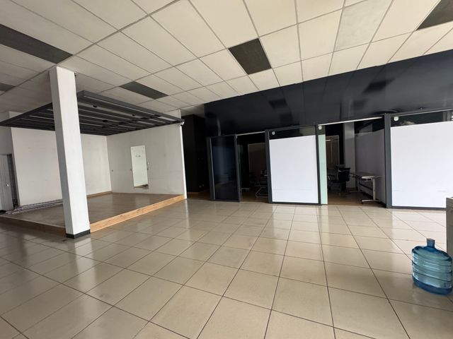AMPLIO LOCAL EN PAVAS, IDEAL PARA CLINICA — photo 11 of 11