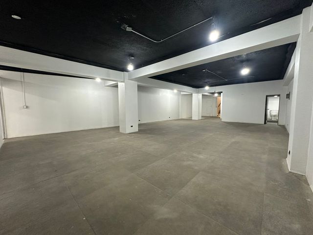 AMPLIO LOCAL COMERCIAL EN AVENIDA CENTRAL SAN JOSE — photo 9 of 17