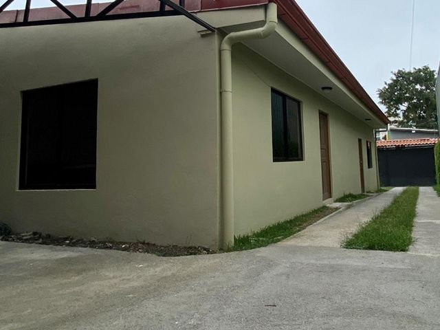 HERMOSA CASA CON DOS ESTUDIOS EN LOURDES DE MONTES DE OCA — photo 18 of 20