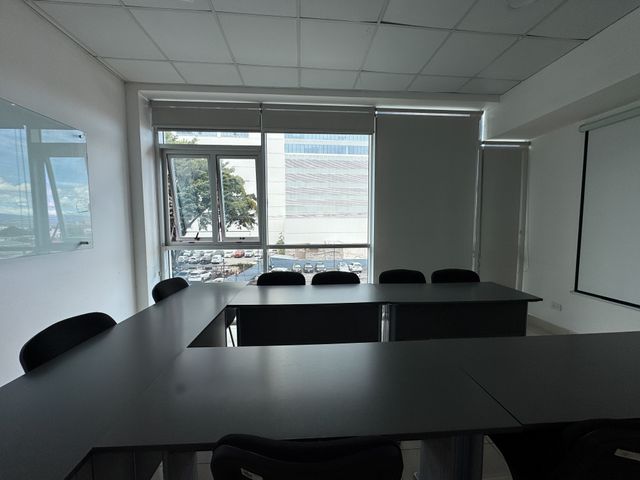 AMPLIA OFICINA EN EL EDIFICIO CV SABANA — foto 2 de 19