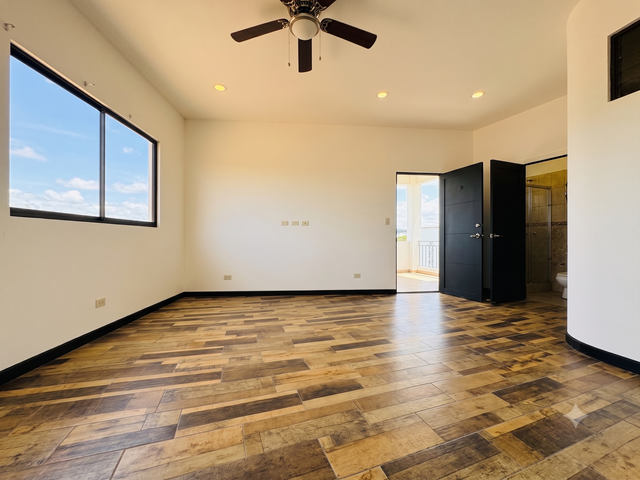 PENTHOUSE EN ALQUILER EN NUNCIATURA CON UNA HERMOSA VISTA — photo 4 of 13