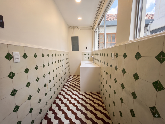 APARTAMENTO DE 1 DORMITORIO EN EDIFICIO HISTORICO BARRIO AMON — foto 9 de 17