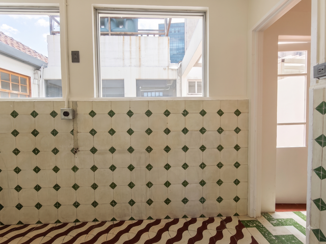 APARTAMENTO DE 1 DORMITORIO EN EDIFICIO HISTORICO BARRIO AMON — foto 8 de 17