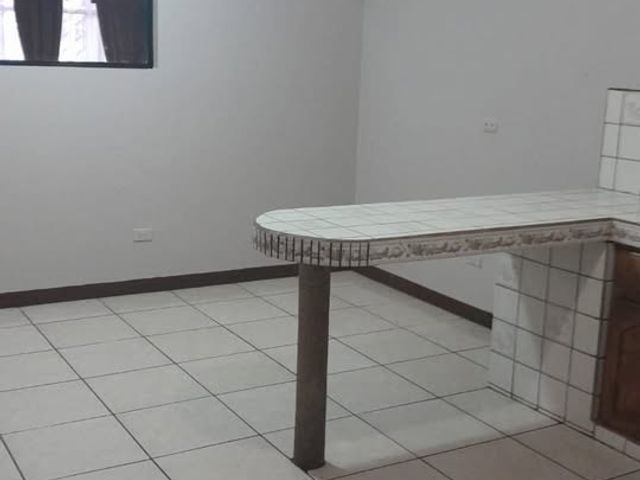 VENDO!!!🎁₡125.000.000  🤝🤝🤝PRECIO NEGOCIABLE  HERMOSA Y AMPLIA CASA EN  JARDINES DE SANTA LUCÍA BARVA DE HEREDIA — foto 6 de 15