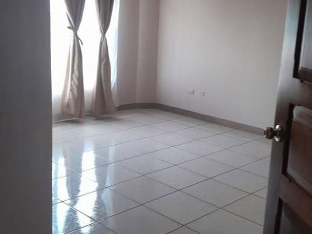 VENDO!!!🎁₡125.000.000  🤝🤝🤝PRECIO NEGOCIABLE  HERMOSA Y AMPLIA CASA EN  JARDINES DE SANTA LUCÍA BARVA DE HEREDIA — foto 12 de 15