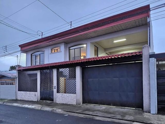 VENDO!!!🎁₡125.000.000  🤝🤝🤝PRECIO NEGOCIABLE  HERMOSA Y AMPLIA CASA EN  JARDINES DE SANTA LUCÍA BARVA DE HEREDIA — foto 15 de 15