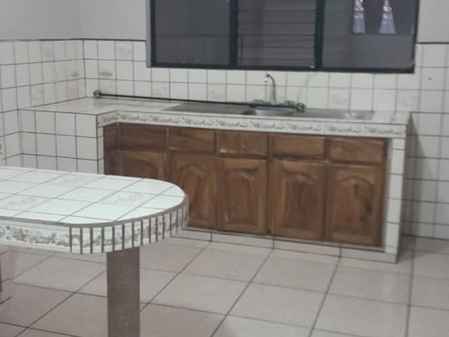 VENDO!!!🎁₡125.000.000  🤝🤝🤝PRECIO NEGOCIABLE  HERMOSA Y AMPLIA CASA EN  JARDINES DE SANTA LUCÍA BARVA DE HEREDIA — foto 7 de 15