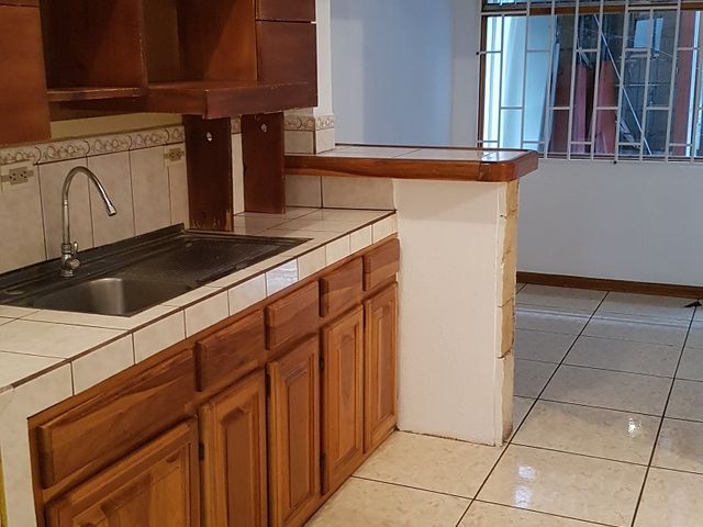Edificio de 6 apartamentos — photo 2 of 5