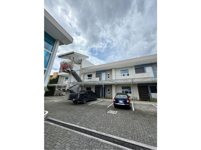 OPORTUNIDAD DE INVERSIÓN Apartamento en venta, Guayabos Curridabat — photo 1 of 12