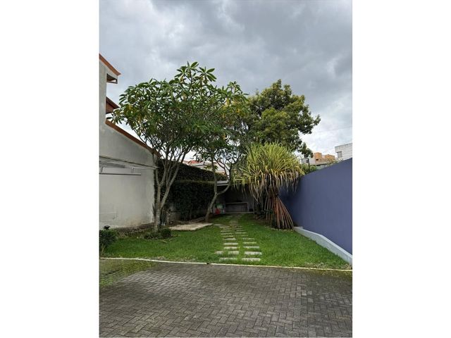 OPORTUNIDAD DE INVERSIÓN Apartamento en venta, Guayabos Curridabat — photo 9 of 12