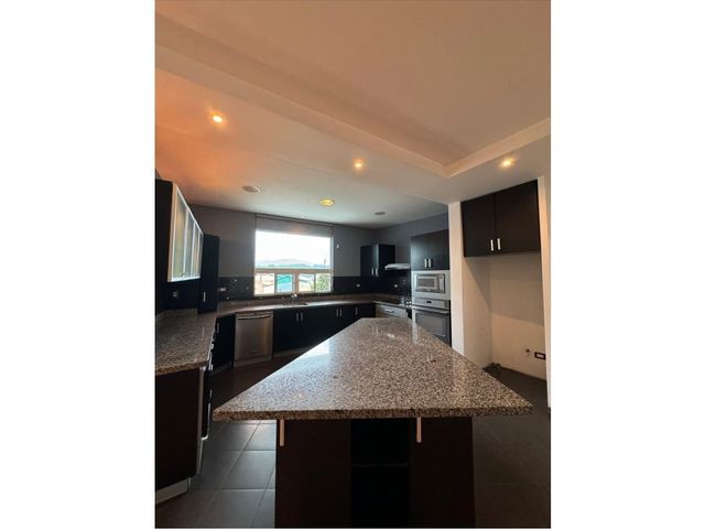 OPORTUNIDAD DE INVERSIÓN Apartamento en venta, Guayabos Curridabat — photo 11 of 12