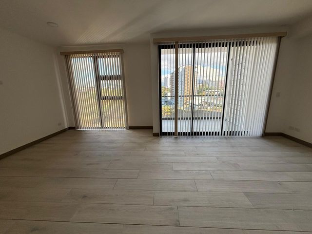 VENTA DE APARTAMENTO AMPLIO EN NUCLEO SABANA — photo 10 of 19