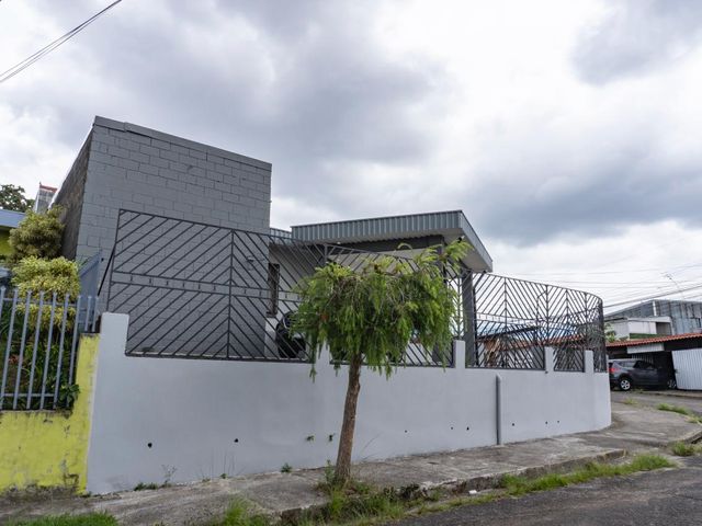 Casa Remodelada en Venta en San Francisco de Dos Ríos — photo 11 of 15