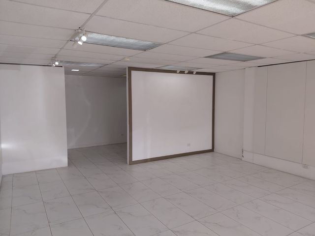 Plaza Rainbow, 3 locales comerciales disponibles — photo 6 of 21