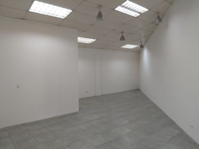Plaza Rainbow, 3 locales comerciales disponibles — photo 2 of 21