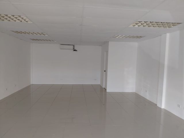 Plaza Rainbow, 3 locales comerciales disponibles — photo 9 of 21