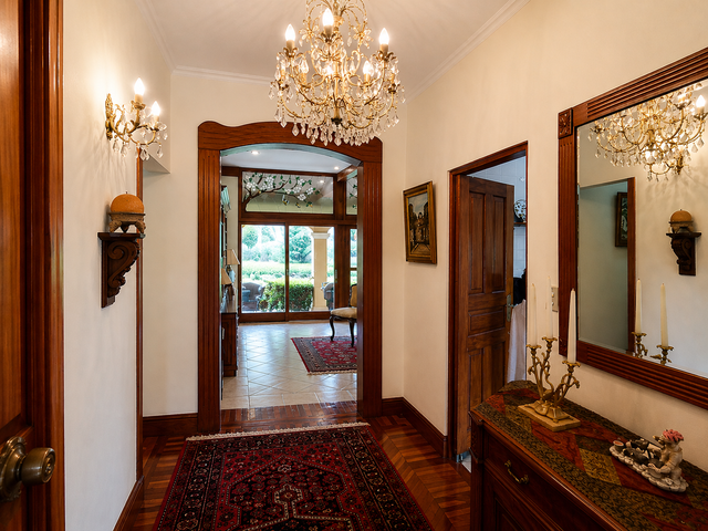 HERMOSA PROPIEDAD CON DOS CASAS — photo 8 of 21