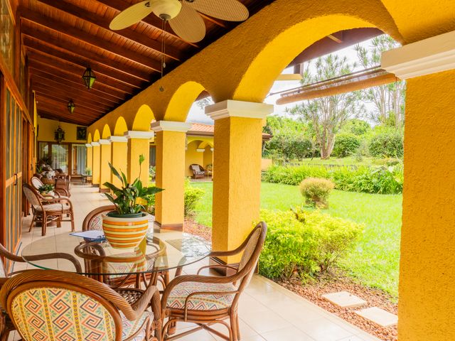 HERMOSA PROPIEDAD CON DOS CASAS — photo 9 of 21