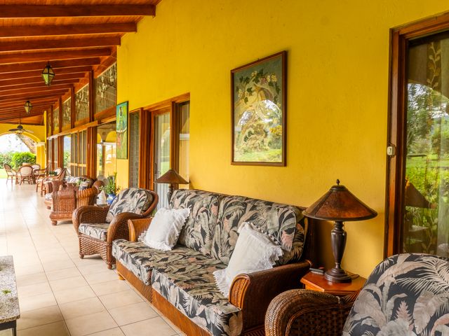 HERMOSA PROPIEDAD CON DOS CASAS — photo 10 of 21