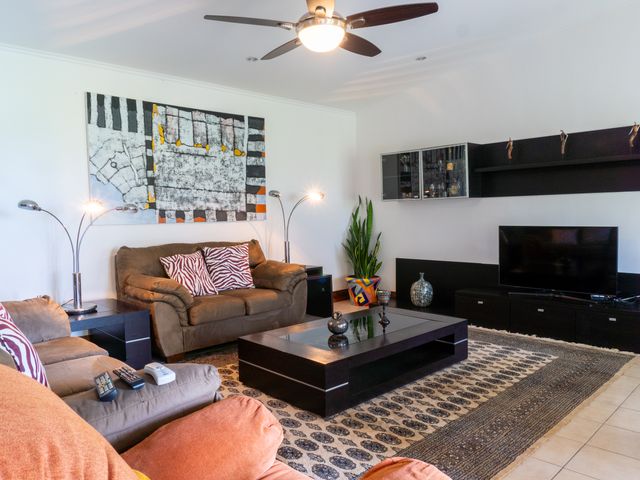 HERMOSA PROPIEDAD CON DOS CASAS — photo 14 of 21