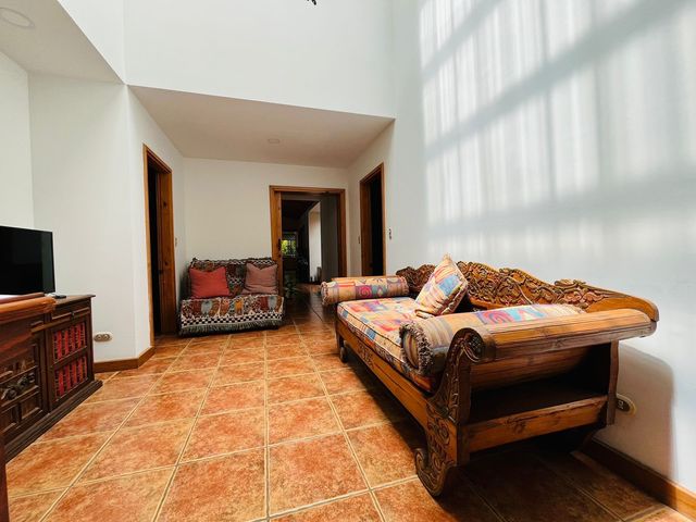 CASA EN VENTA, ESCAZÚ, GUACHIPELIN NORTE, CON PISCINA, CON VISTA — photo 6 of 12