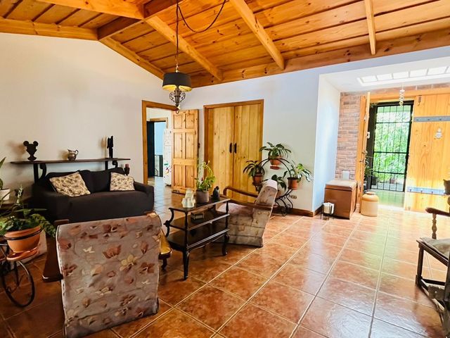 CASA EN VENTA, ESCAZÚ, GUACHIPELIN NORTE, CON PISCINA, CON VISTA — photo 9 of 12
