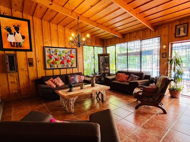 CASA EN VENTA, ESCAZÚ, GUACHIPELIN NORTE, CON PISCINA, CON VISTA — photo 10 of 12