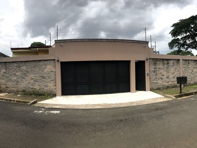 Casa de habitacion en Desamparados de Alajuela — foto 1 de 10