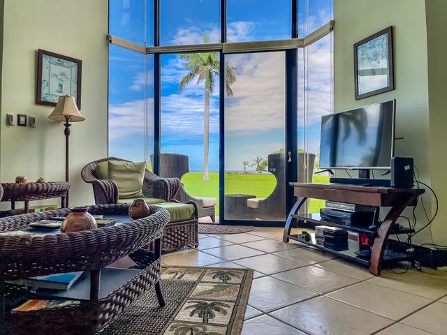 Villa Vista Bonita — photo 12 of 18