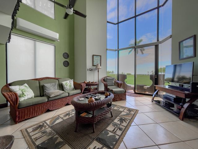 Villa Vista Bonita — photo 11 of 18