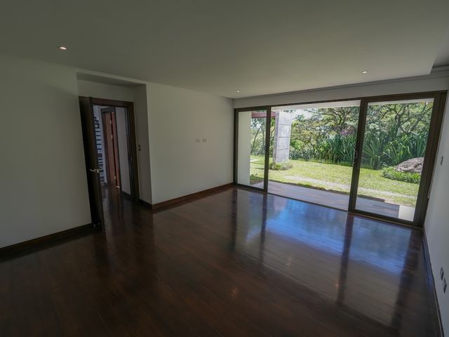 Venta y Alquiler de Residencia de Lujo en Condominio Montaña del Sol — photo 9 of 21