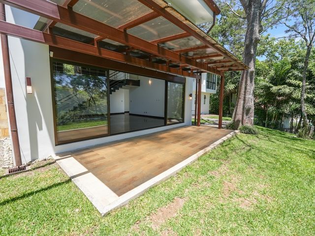 Venta y Alquiler de Residencia de Lujo en Condominio Montaña del Sol — photo 19 of 21